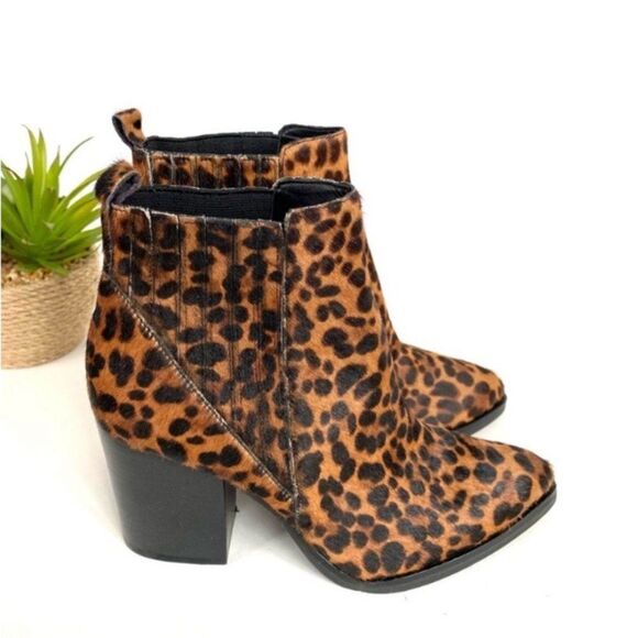 Marc Fisher Alva leopard print Calf Hair Booties 7 New - Picture 1 of 7
